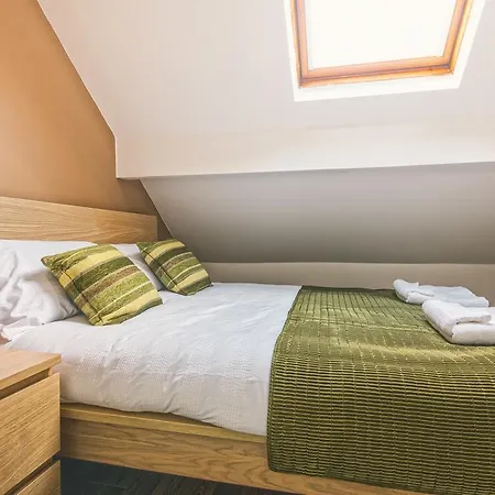 Apartment St James House