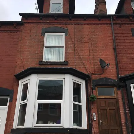 St James House Apartment *
