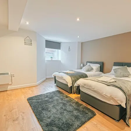 St James House Apartment *