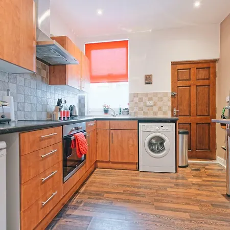 Apartment St James House *